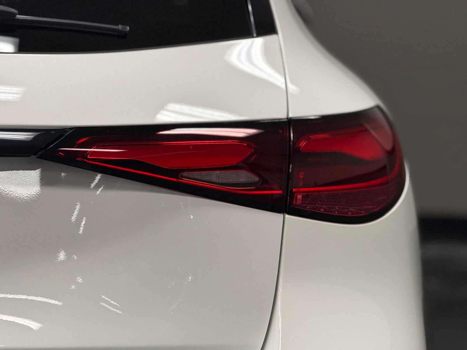 Used 2025 Mercedes-Benz GLC 300 image 14