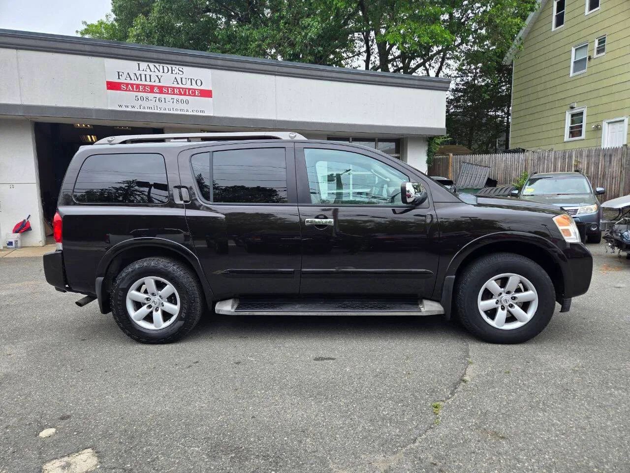 Used 2012 Nissan Armada SV image 4