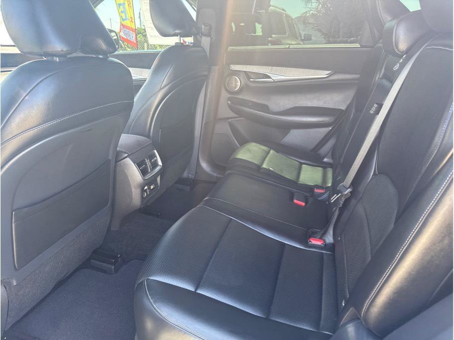 Used 2019 INFINITI QX50 Essential w/ Sensory Package AWD/4WD image 10