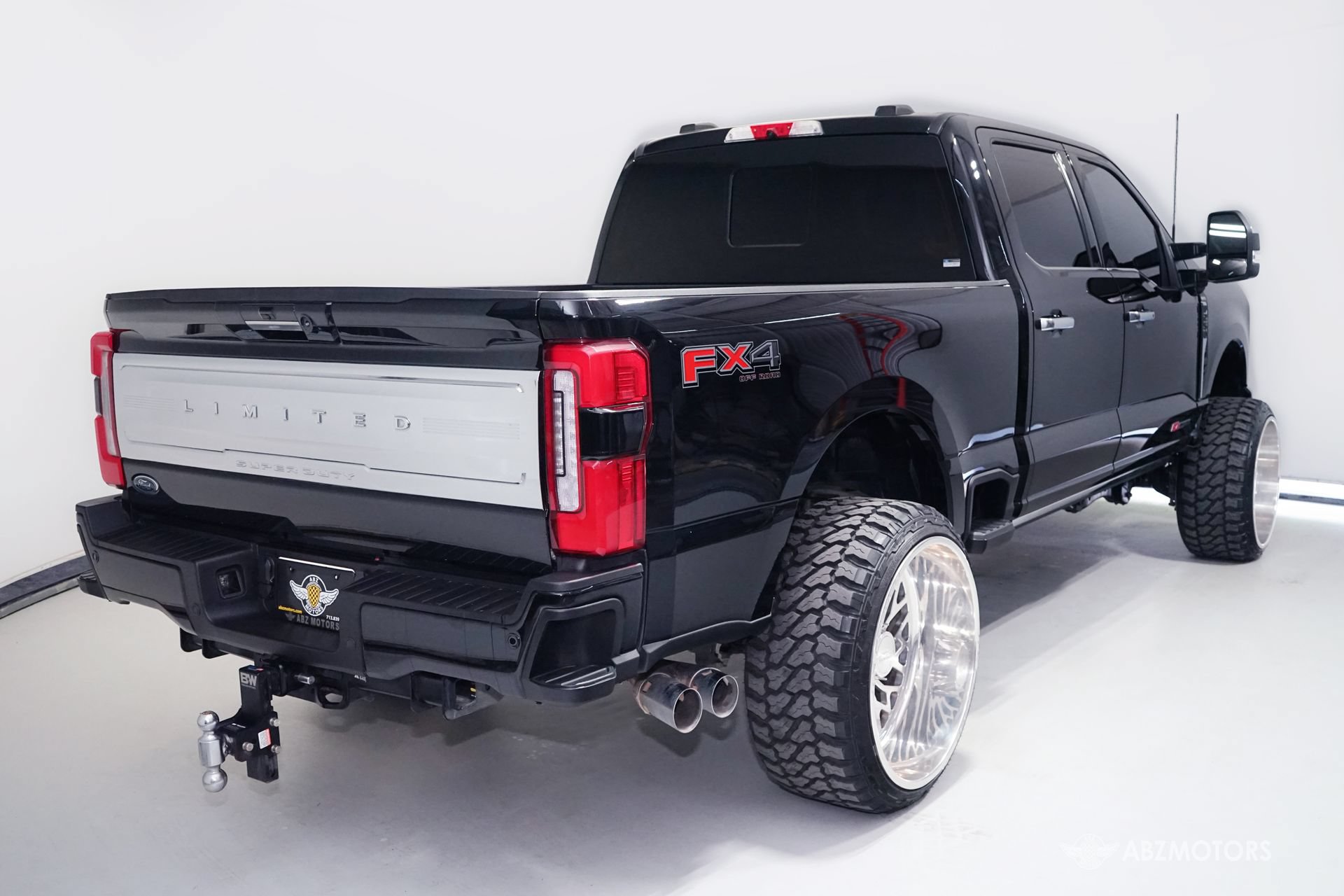 Used 2024 Ford F250 Limited w/ FX4 Off-Road Package AWD/4WD image 5