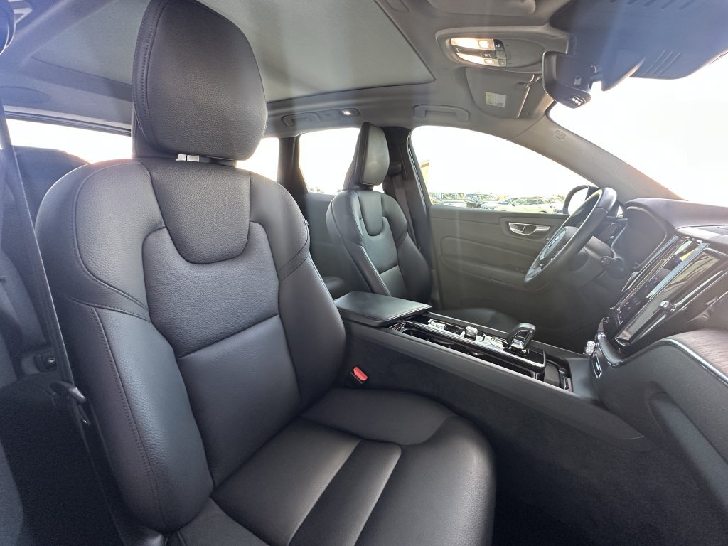 Used 2023 Volvo XC60 B5 Plus w/ Climate Package AWD/4WD image 41