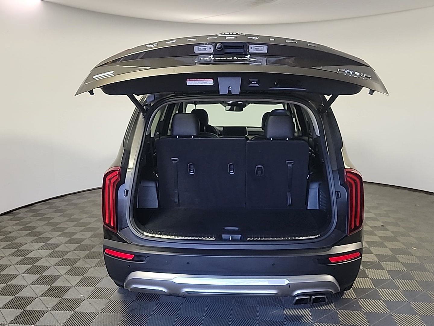 Used 2020 Kia Telluride SX w/ SX Prestige Package AWD/4WD image 8