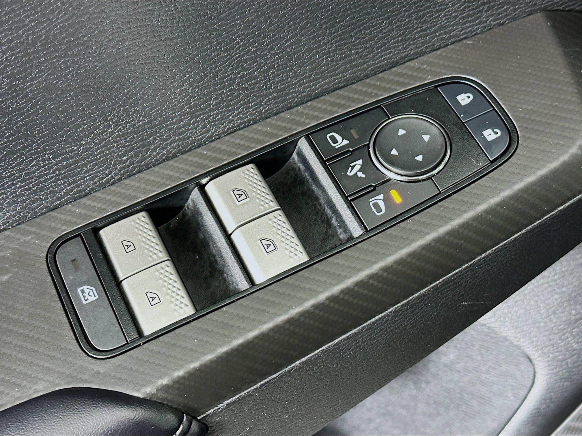 Used 2025 Mitsubishi Outlander SE AWD/4WD image 15