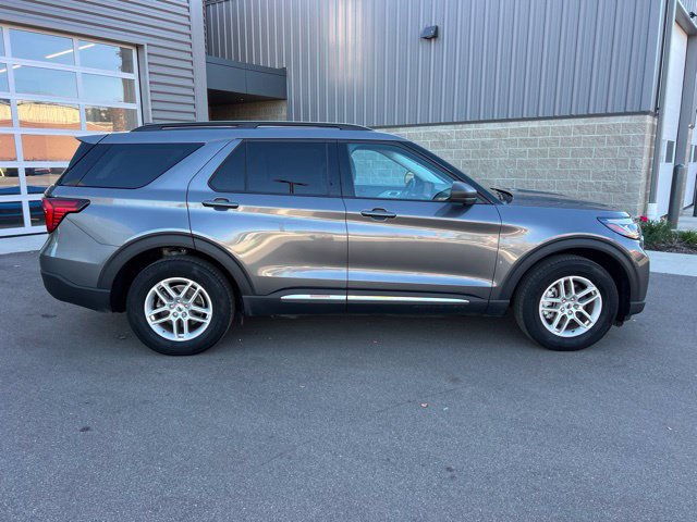 Used 2025 Ford Explorer Active AWD/4WD image 4