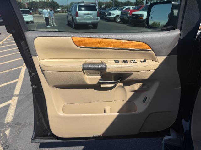 Used 2014 Nissan Armada Platinum w/ Platinum Reserve Package AWD/4WD image 10
