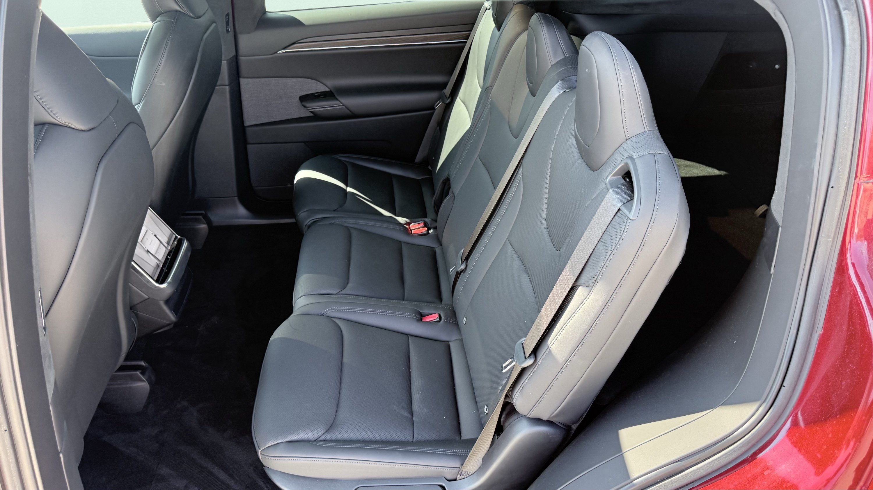 Used 2024 Tesla Model X AWD/4WD image 35