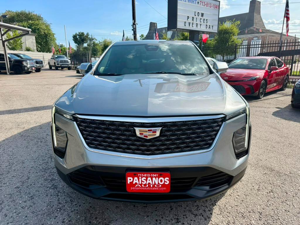 Used 2024 Cadillac XT4 Luxury w/ LPO, Floor Liner Package FWD image 4