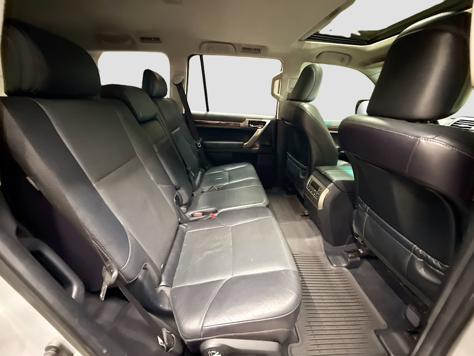 Used 2018 Lexus GX 460 Premium w/ Premium Package AWD/4WD image 30