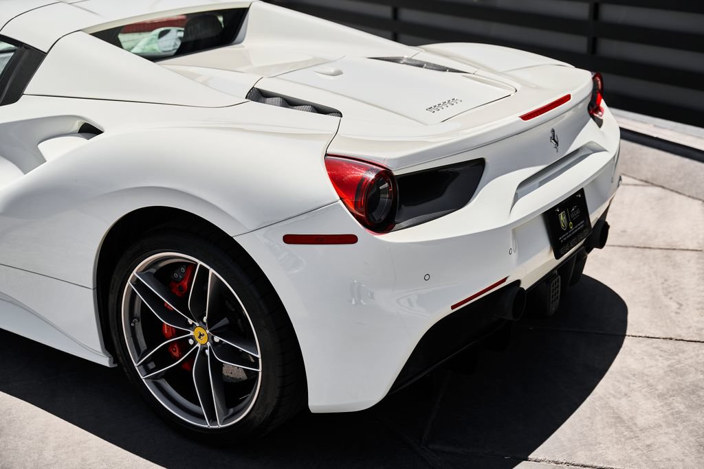 Used 2019 Ferrari 488 Spider RWD image 10