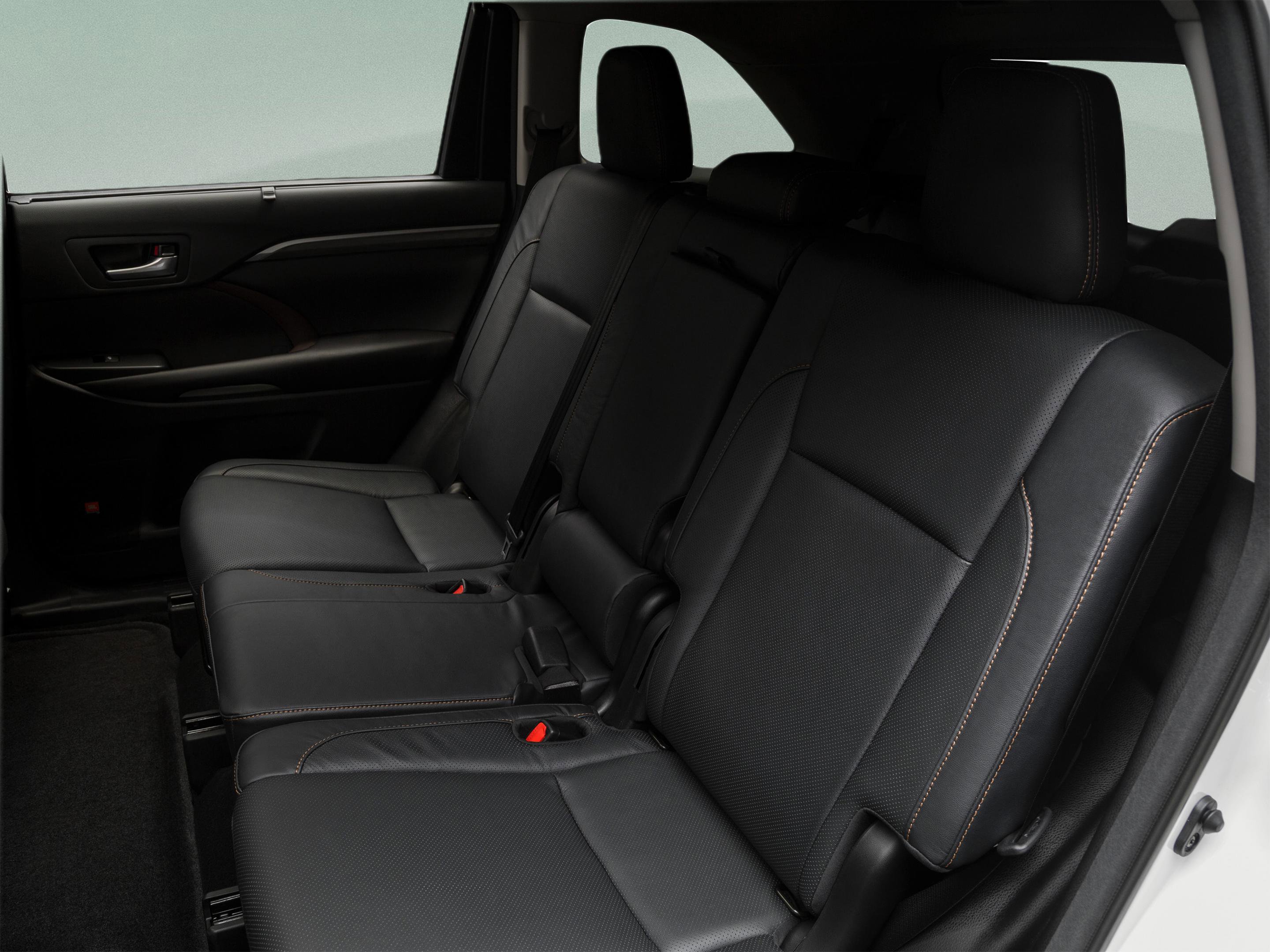 Used 2019 Toyota Highlander Limited Platinum FWD image 17