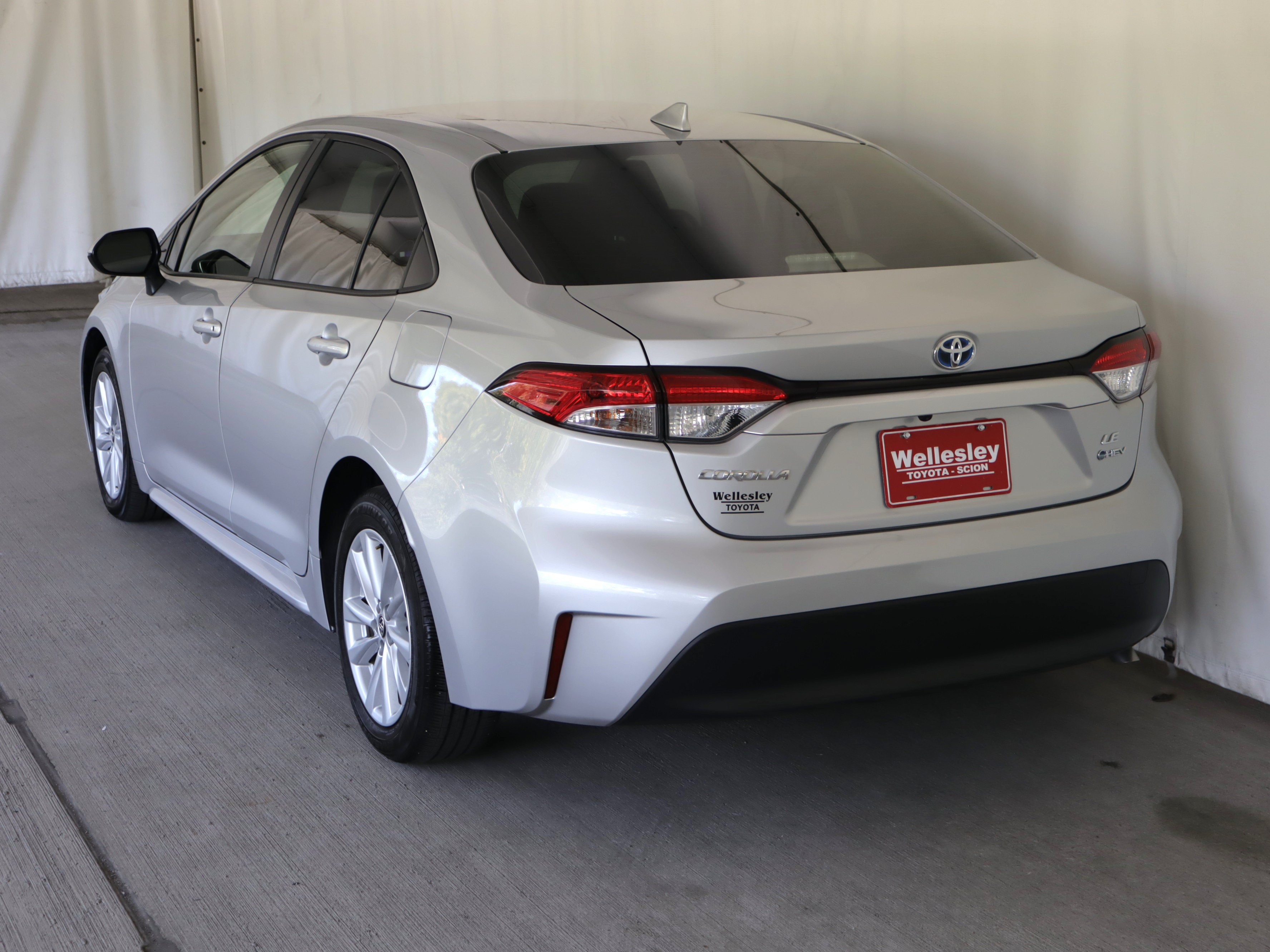Used 2025 Toyota Corolla LE w/ LE Premium Package FWD image 24
