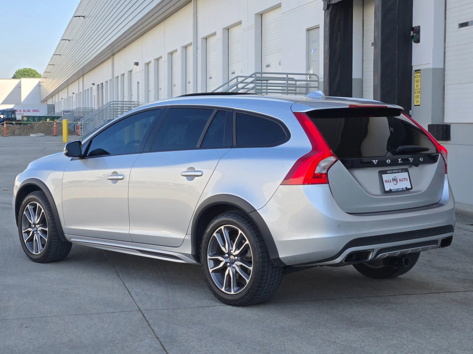 Used 2016 Volvo V60 T5 Cross Country w/ Convenience Package AWD/4WD image 6
