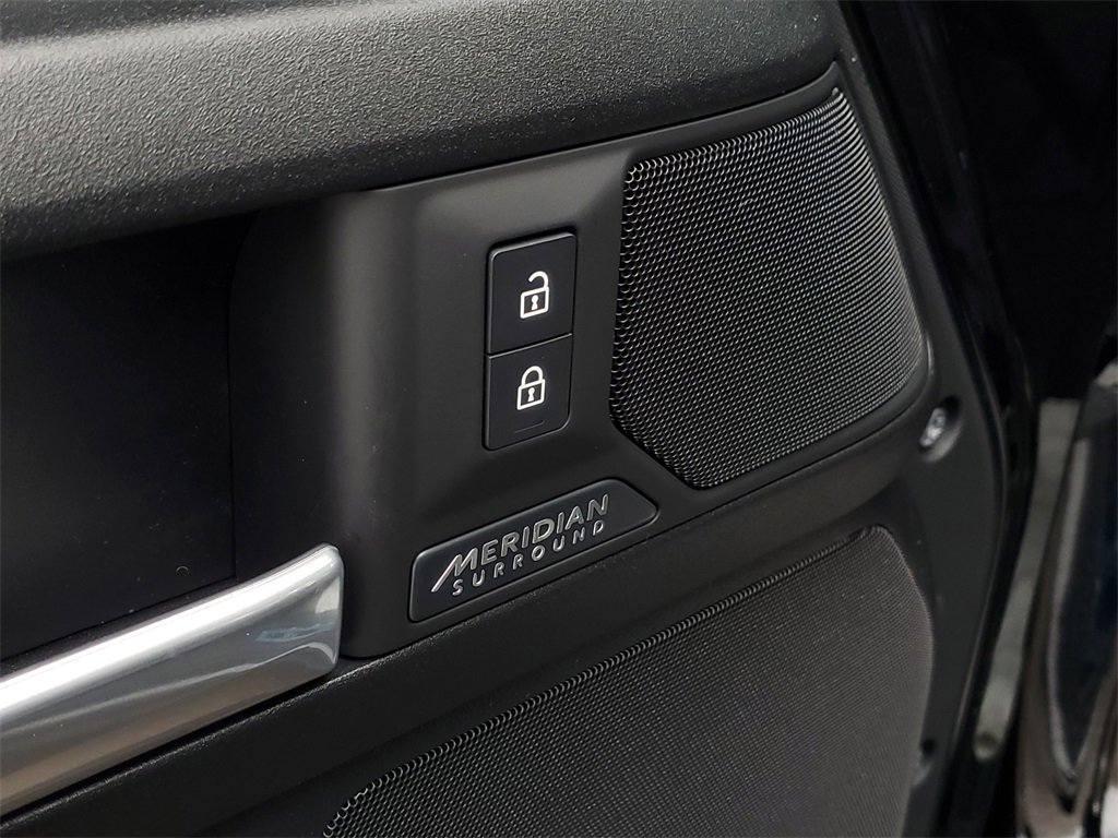 New 2026 Land Rover Defender 110 V8 image 13