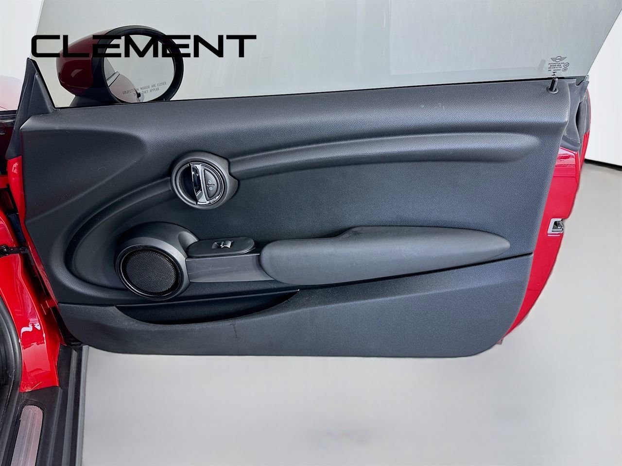 Used 2020 MINI Cooper 2-Door Hardtop FWD image 32