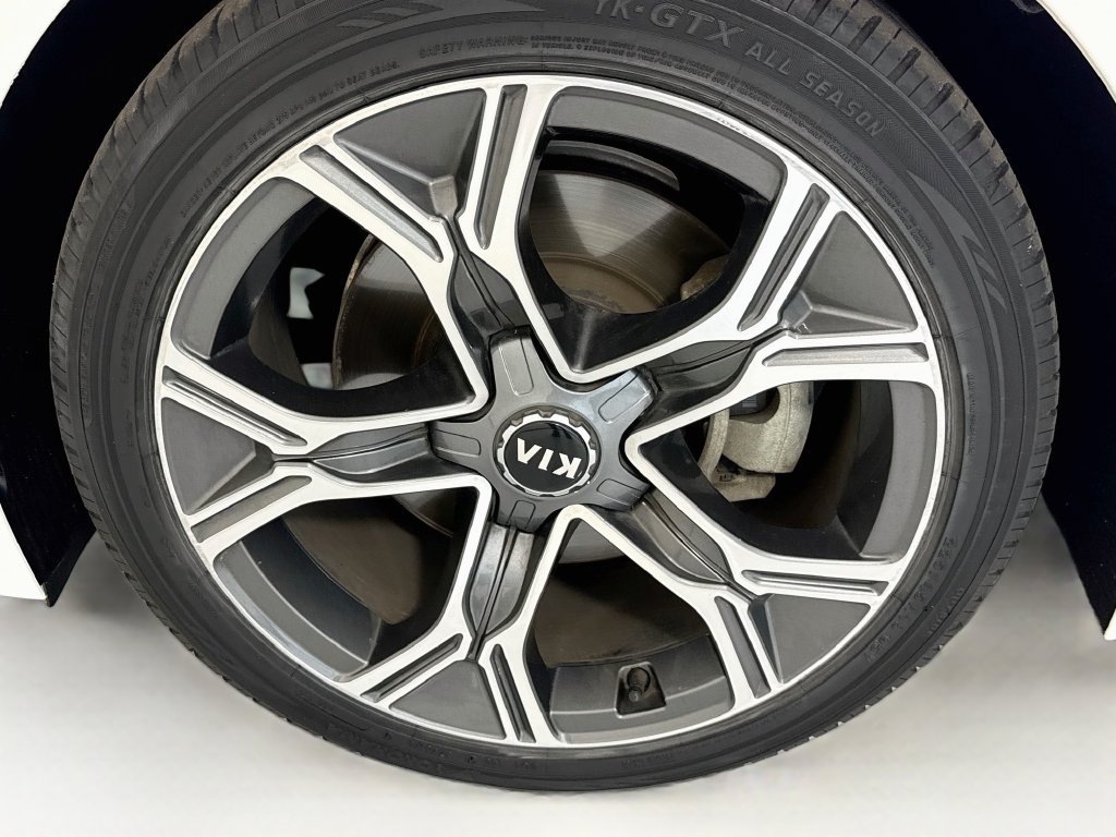 Used 2020 Kia Stinger GT-Line RWD image 30