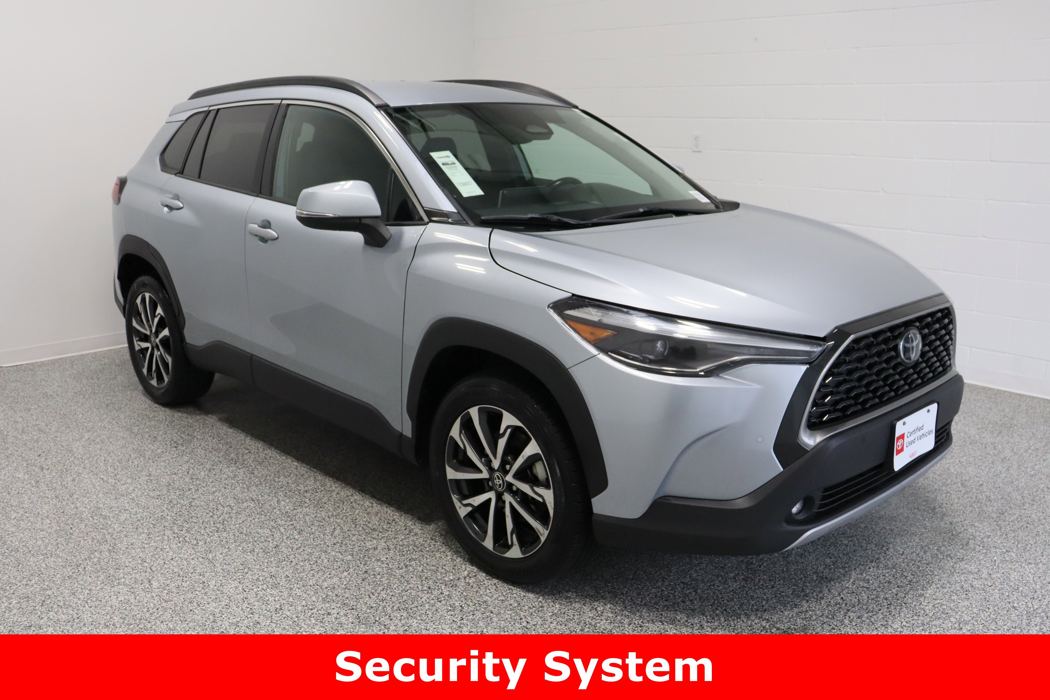 Certified 2024 Toyota Corolla Cross XLE image 4