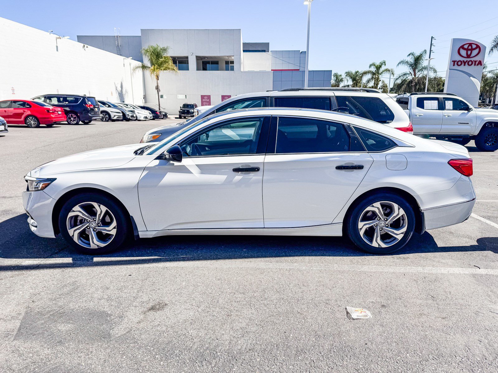 Used 2018 Honda Accord EX image 10