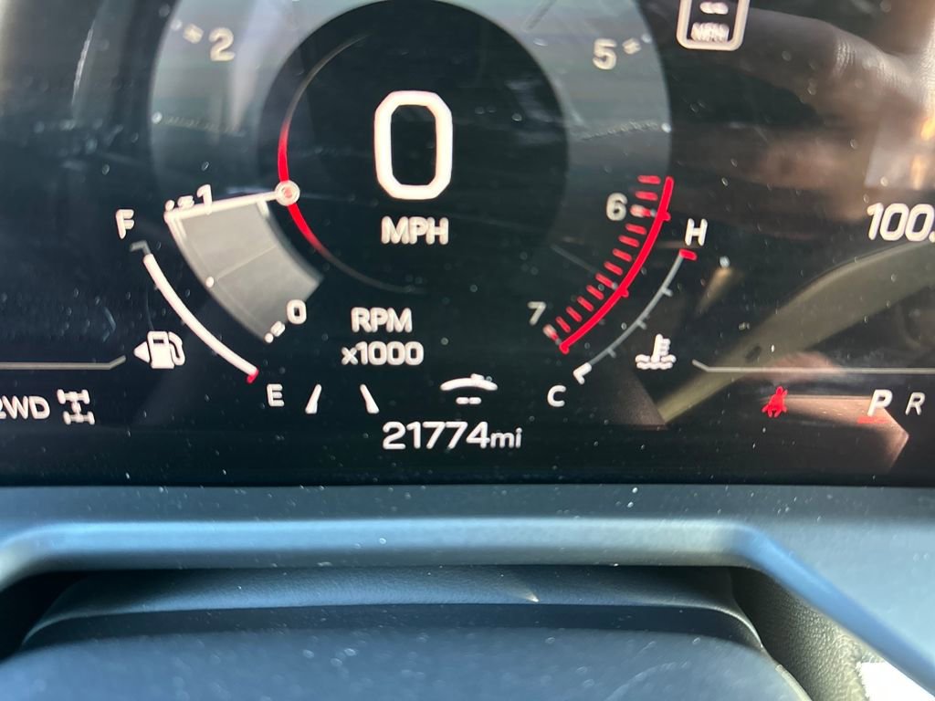 Used 2025 GMC Acadia Elevation image 27