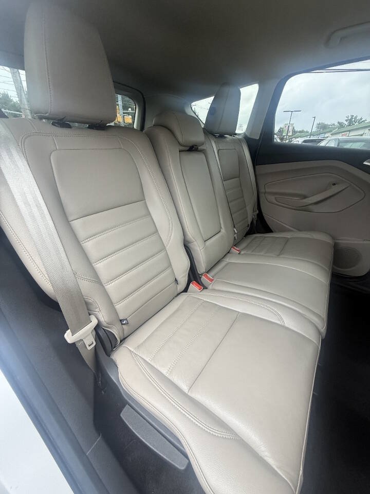 Used 2017 Ford Escape Titanium AWD/4WD image 17
