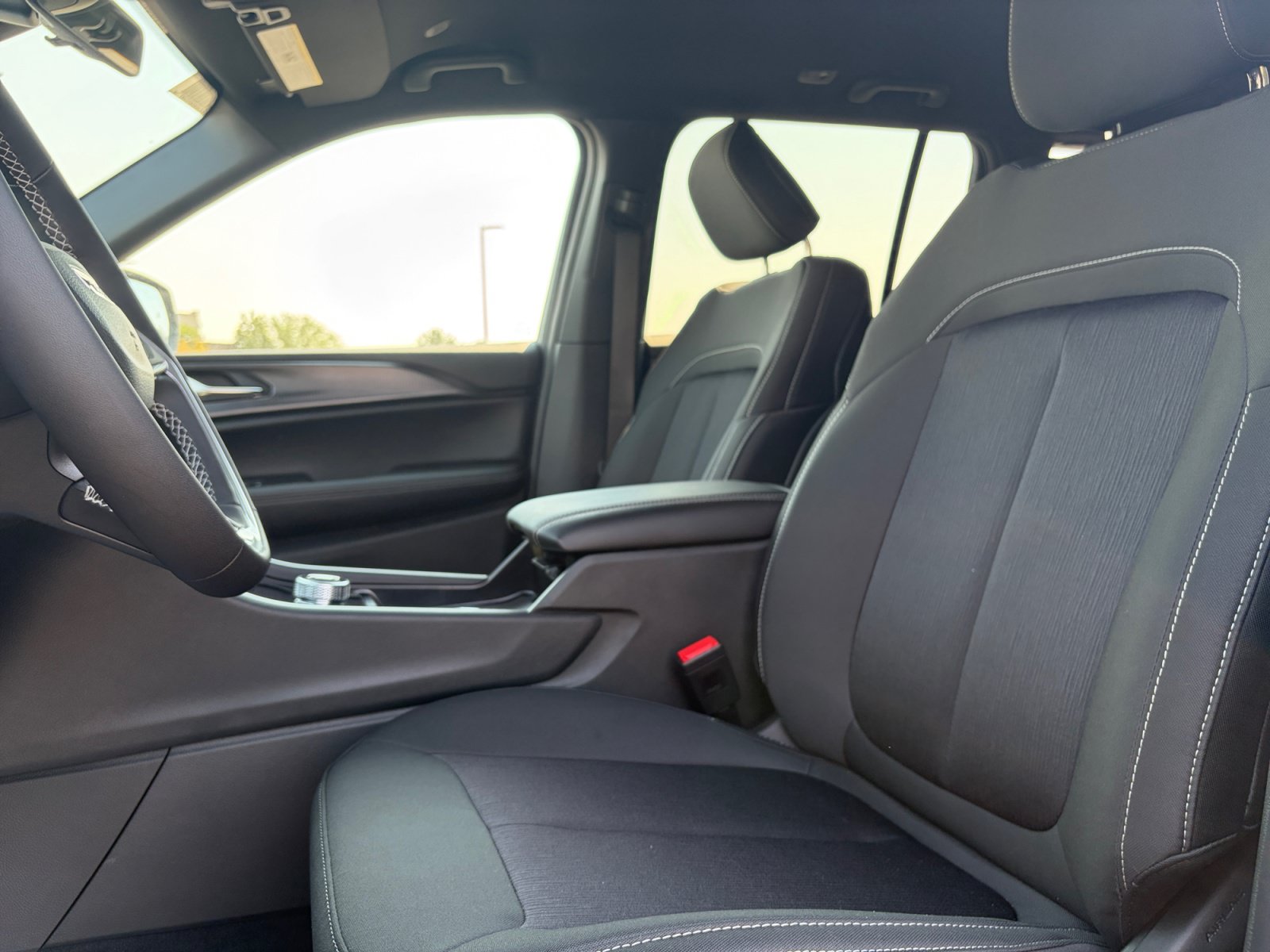 New 2026 Jeep Grand Cherokee Laredo AWD/4WD image 14