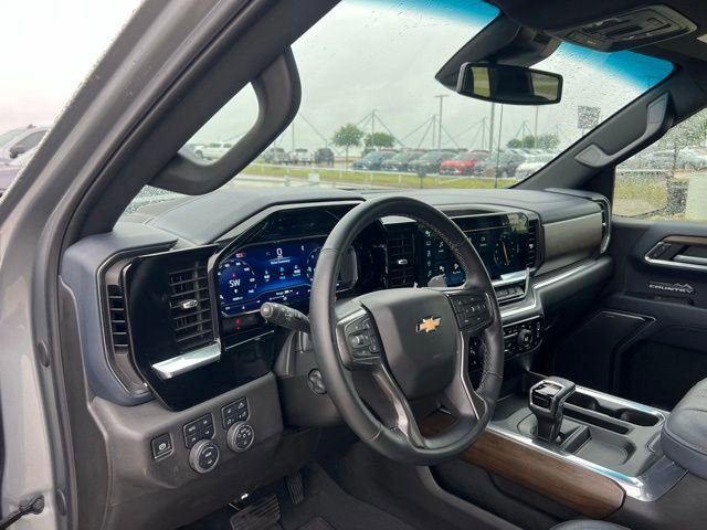 Used 2025 Chevrolet Silverado 1500 High Country AWD/4WD image 7