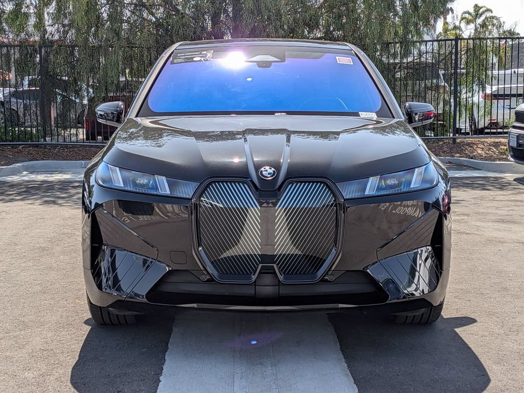 Certified 2026 BMW iX xDrive45 w/ Premium Package AWD/4WD image 4