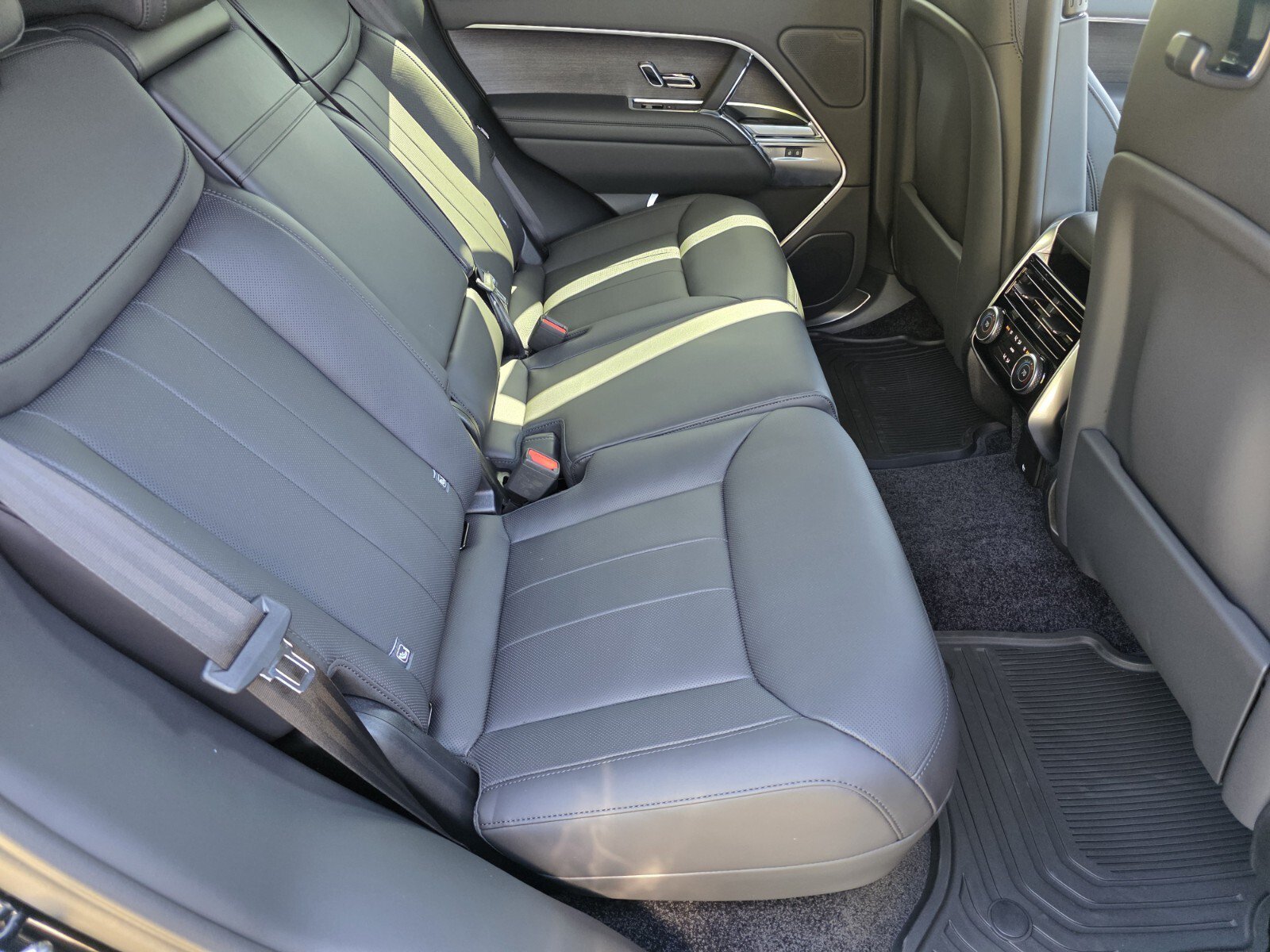New 2026 Land Rover Range Rover SE AWD/4WD image 5