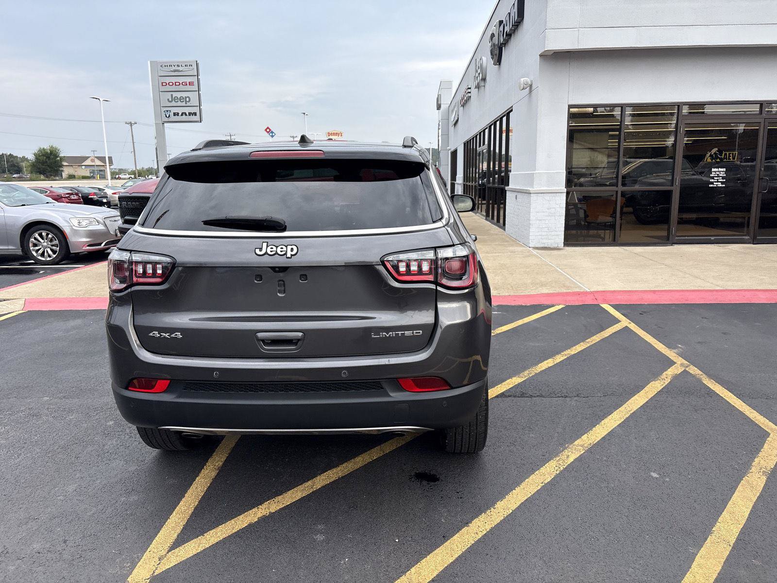 Used 2023 Jeep Compass Limited AWD/4WD image 6
