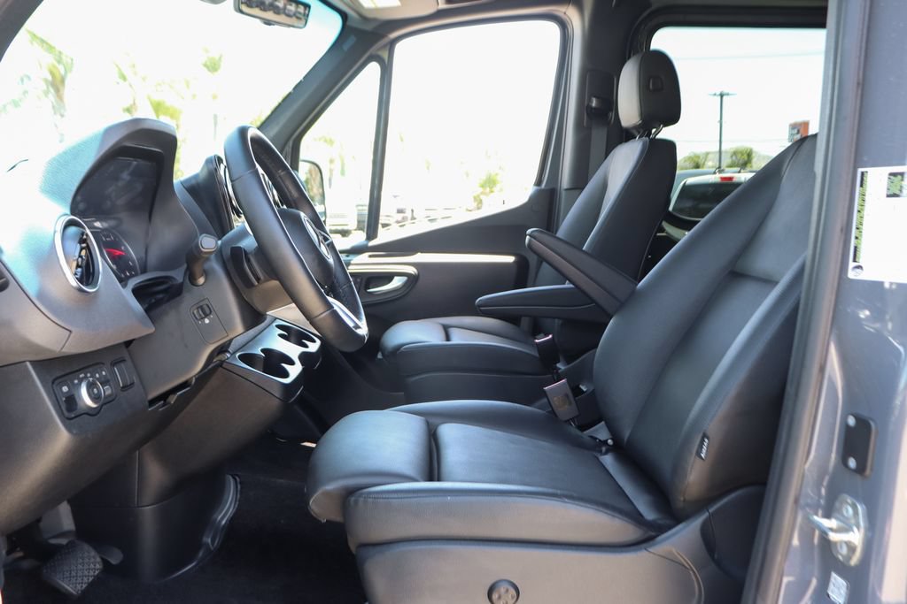 Used 2025 Mercedes-Benz Sprinter 2500 image 22