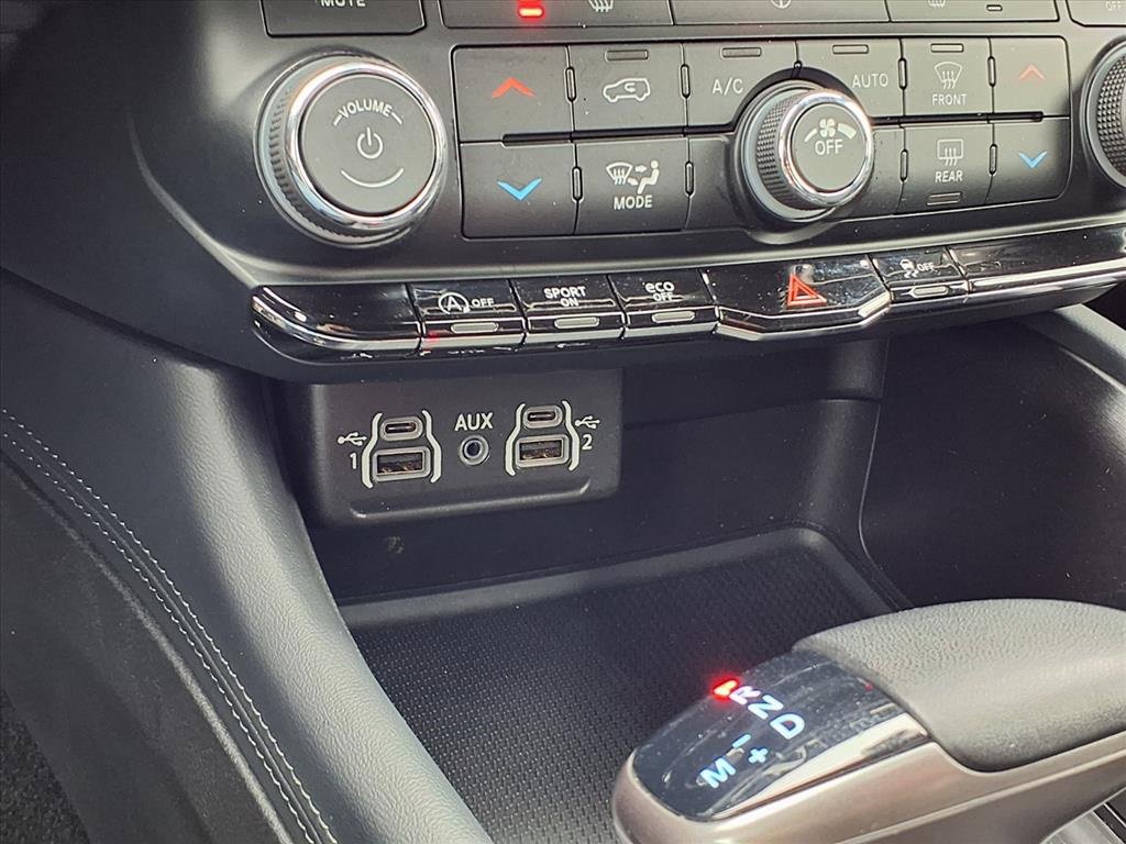 Used 2024 Dodge Durango SXT image 11