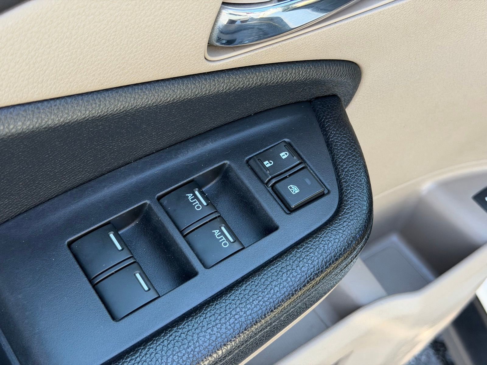 Used 2017 Honda Pilot EX-L image 12