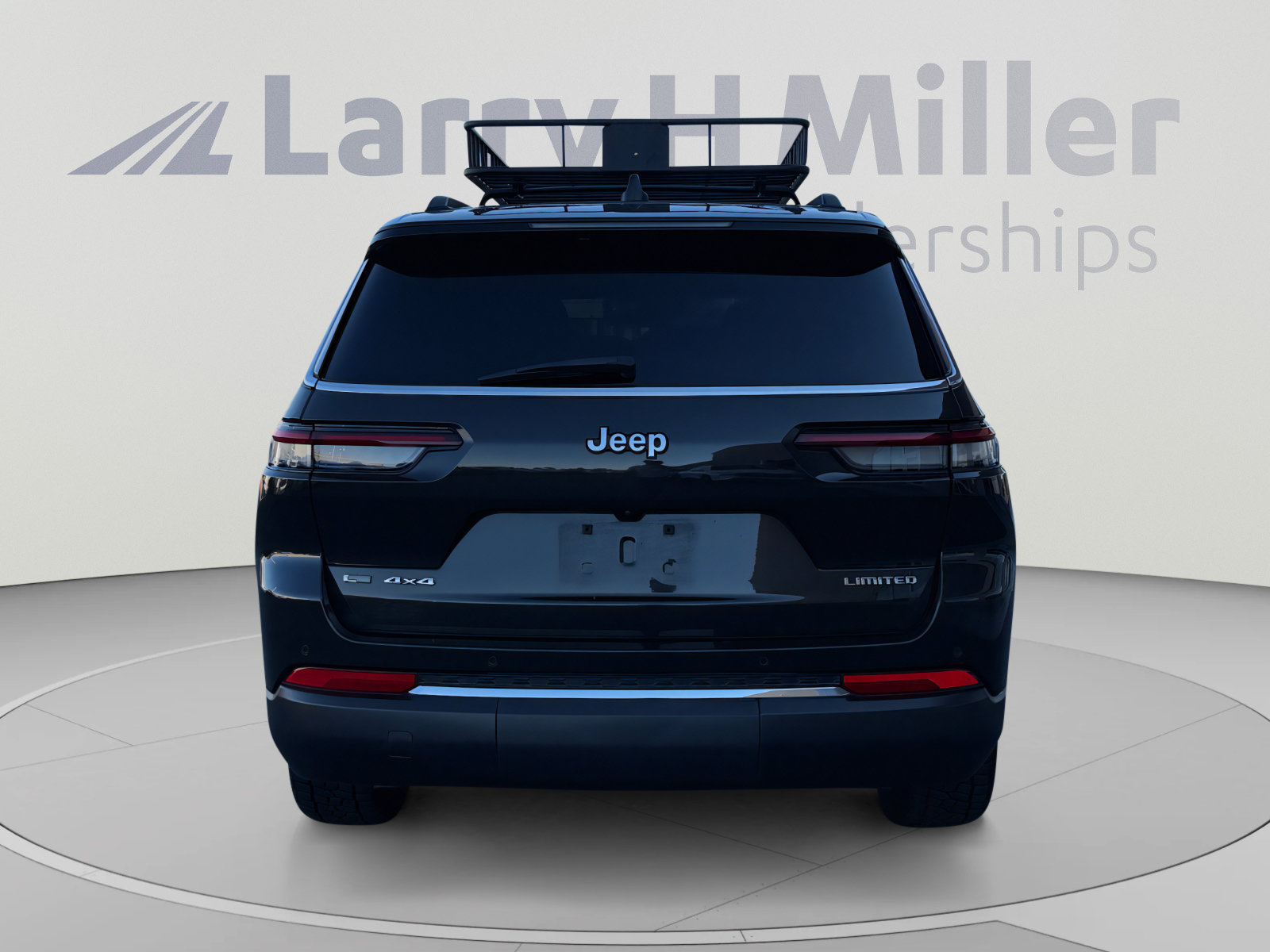 Used 2022 Jeep Grand Cherokee L Limited AWD/4WD image 4