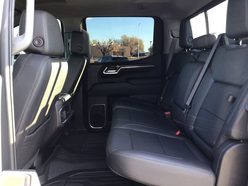 Used 2025 GMC Sierra 1500 Elevation w/ Elevation Premium Package image 9