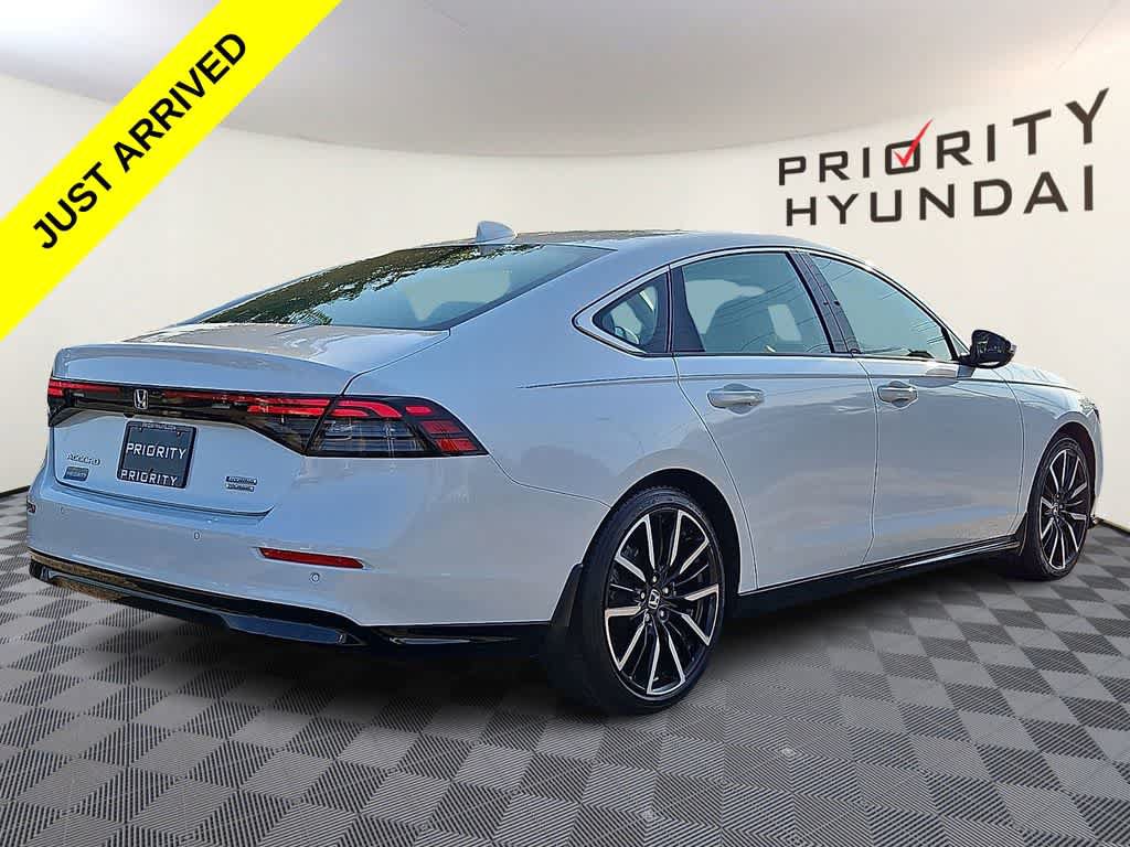 Used 2024 Honda Accord Touring image 4