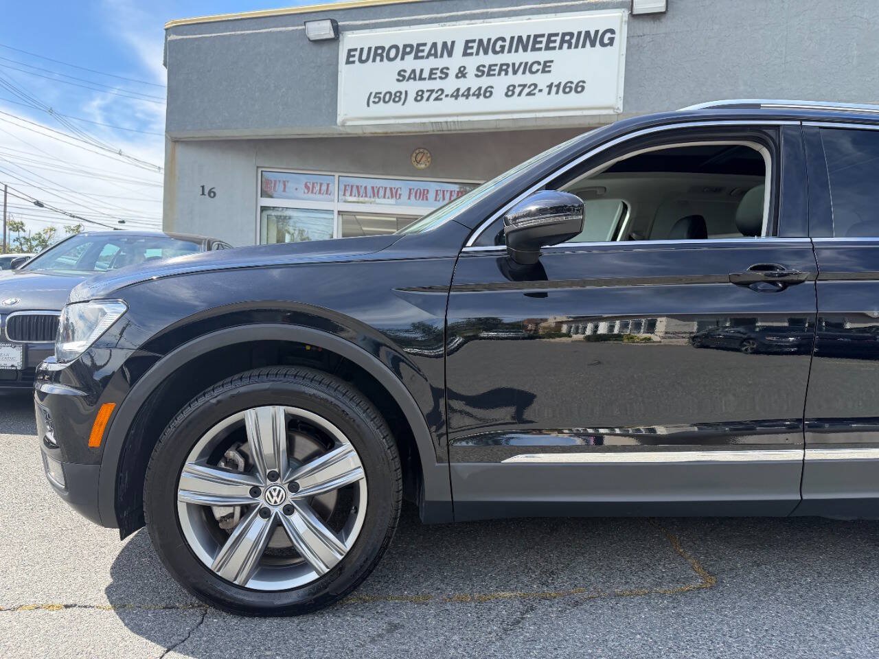 Used 2021 Volkswagen Tiguan SEL AWD/4WD image 11