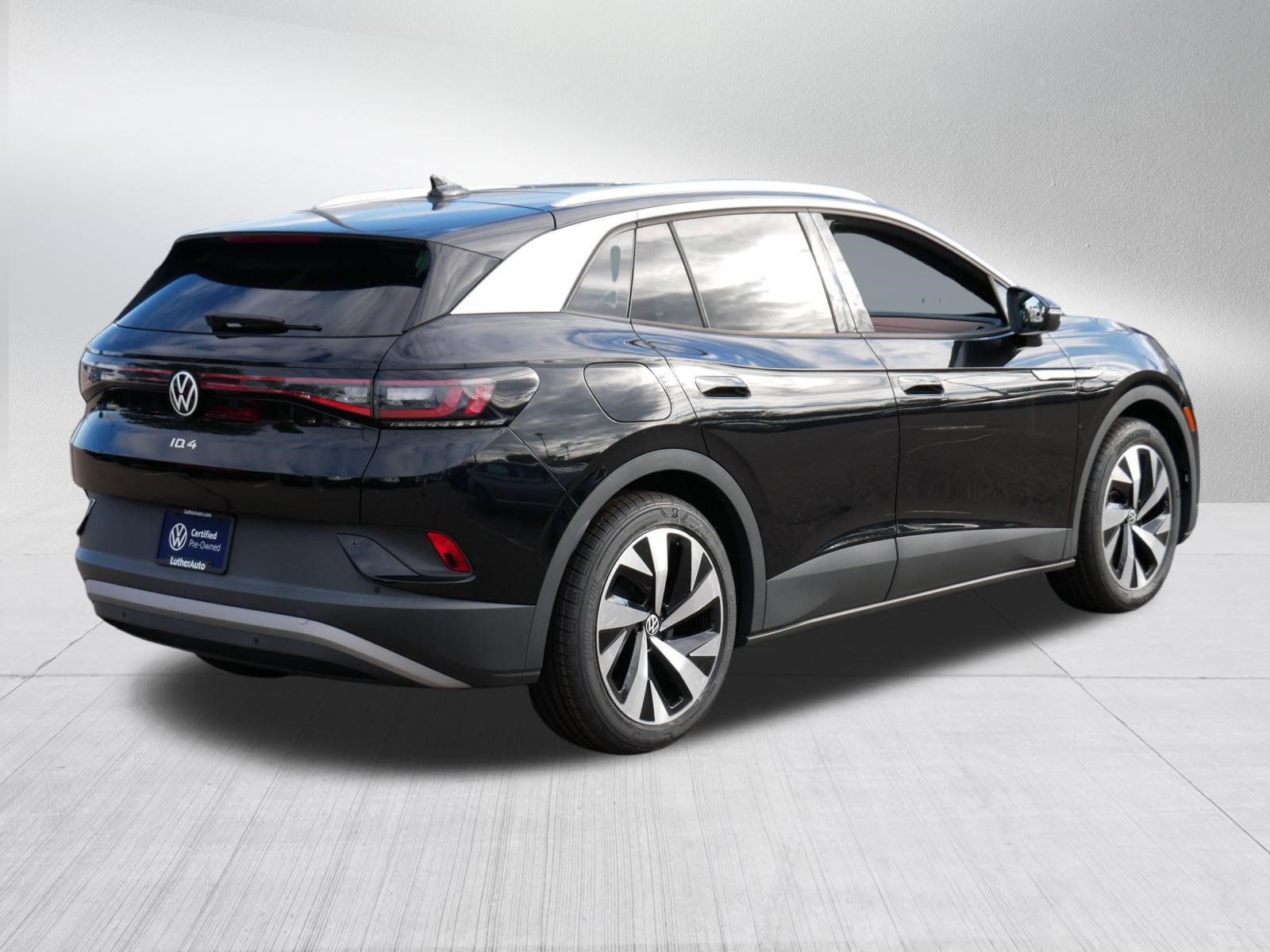 Certified 2022 Volkswagen ID.4 Pro S w/ Gradient Package RWD image 7