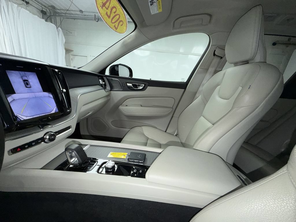 Used 2024 Volvo XC60 B5 Plus w/ Protection Package Premier AWD/4WD image 22