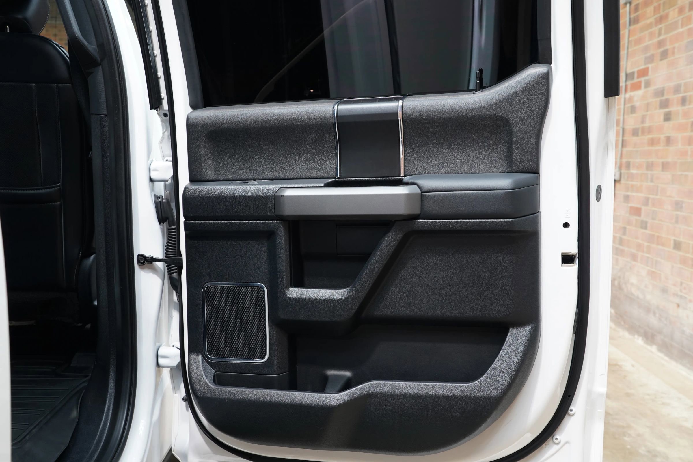 Used 2019 Ford F350 Platinum w/ Platinum Ultimate Package image 41