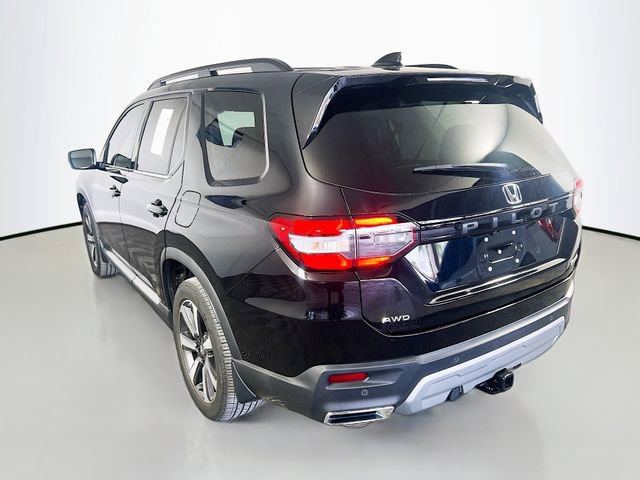 Used 2024 Honda Pilot Touring image 6