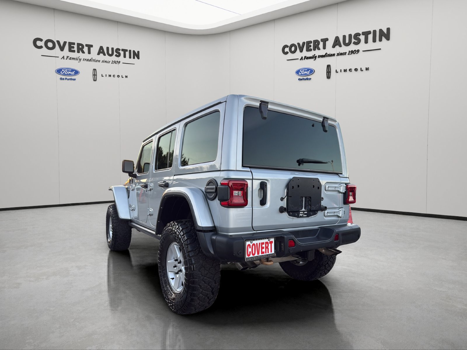Used 2022 Jeep Wrangler Unlimited Rubicon AWD/4WD image 3
