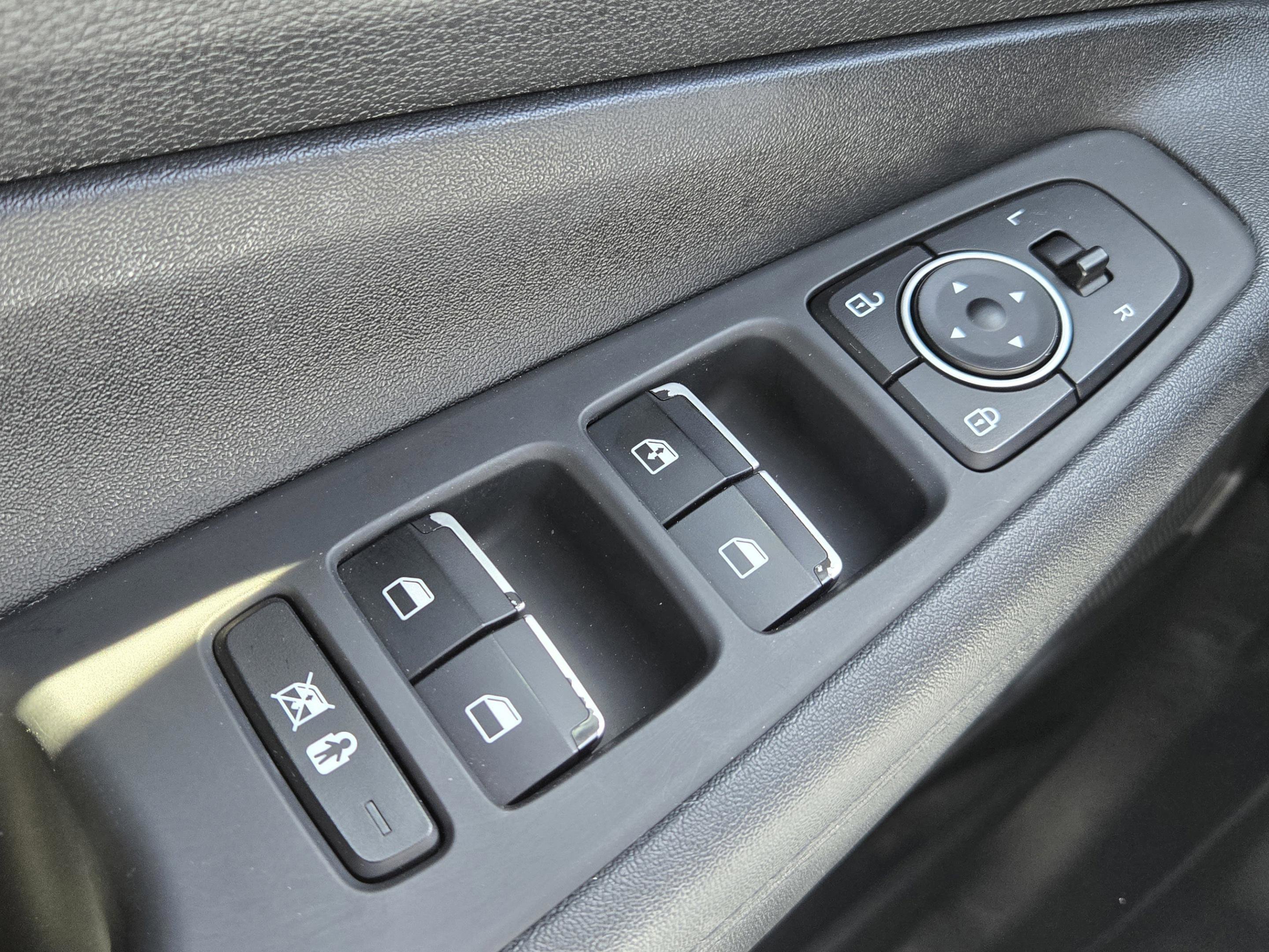 Used 2019 Hyundai Santa Fe SE FWD image 11