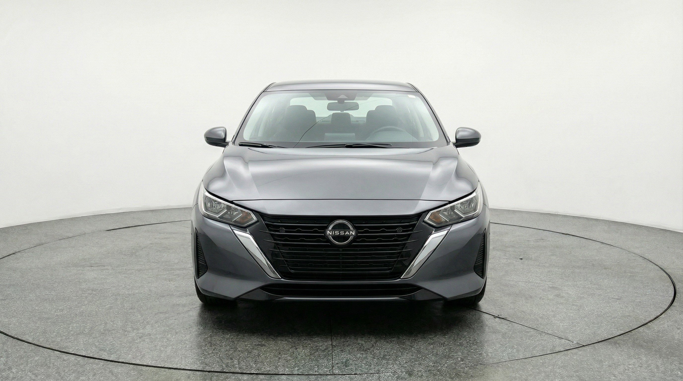 Used 2025 Nissan Sentra SV image 2