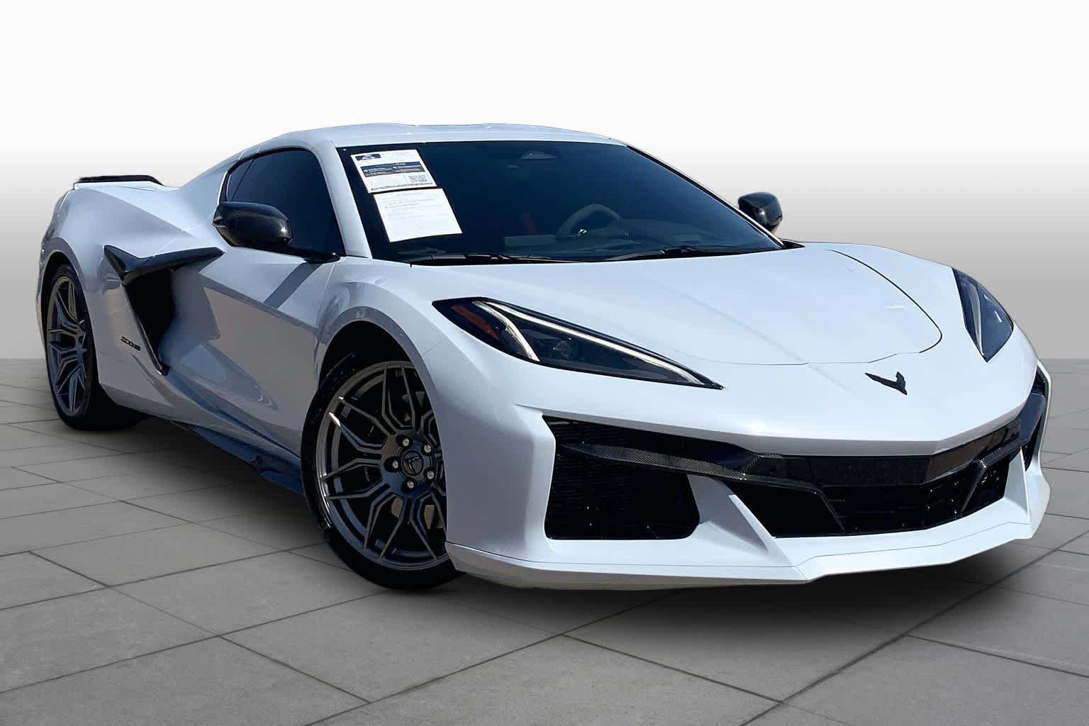 Used 2024 Chevrolet Corvette Z06 RWD image 3