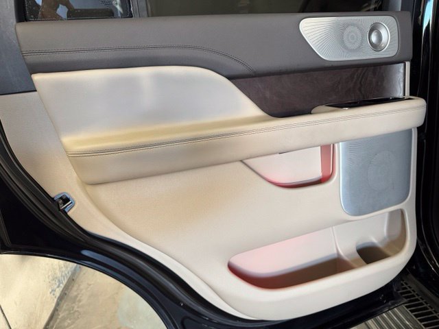 Used 2024 Lincoln Navigator Reserve AWD/4WD image 25