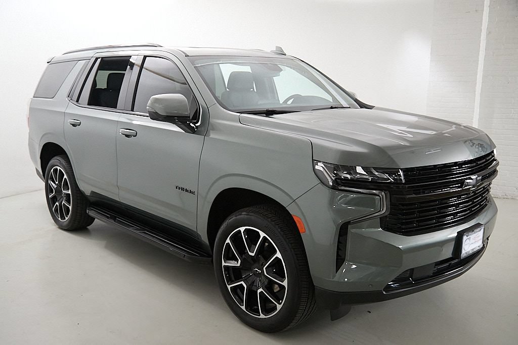 Used 2024 Chevrolet Tahoe RST w/ Luxury Package AWD/4WD image 4