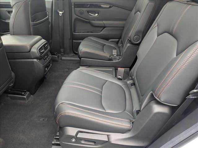 Used 2025 Honda Pilot TrailSport image 20