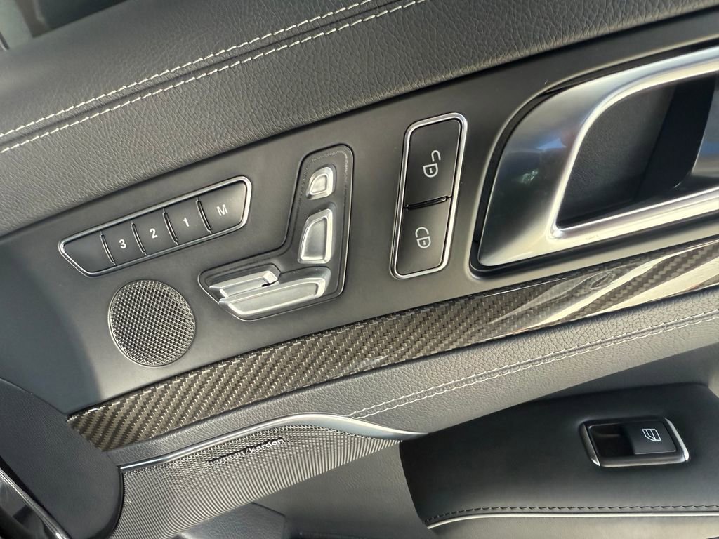 Used 2014 Mercedes-Benz SL 63 AMG image 28