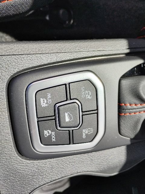 New 2026 Nissan Frontier PRO-4X w/ Pro-4x Convenience Package AWD/4WD image 22