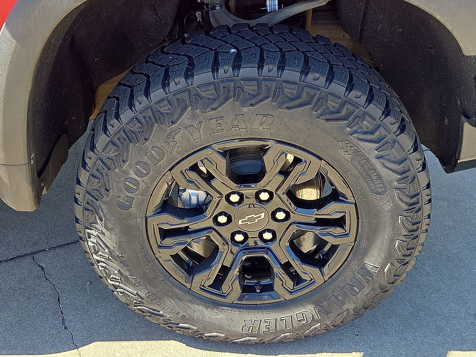 Used 2024 Chevrolet Silverado 1500 ZR2 w/ Technology Package image 7