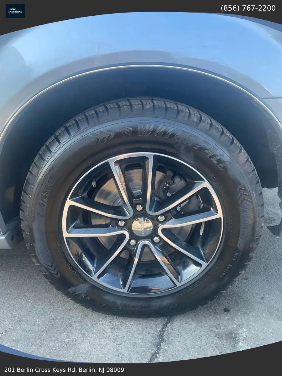 Used 2016 Dodge Grand Caravan SXT image 8